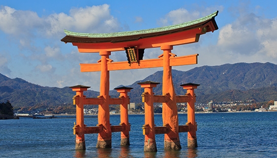 Japan aims to double tourist numbers by 2020, faces 9 million gap